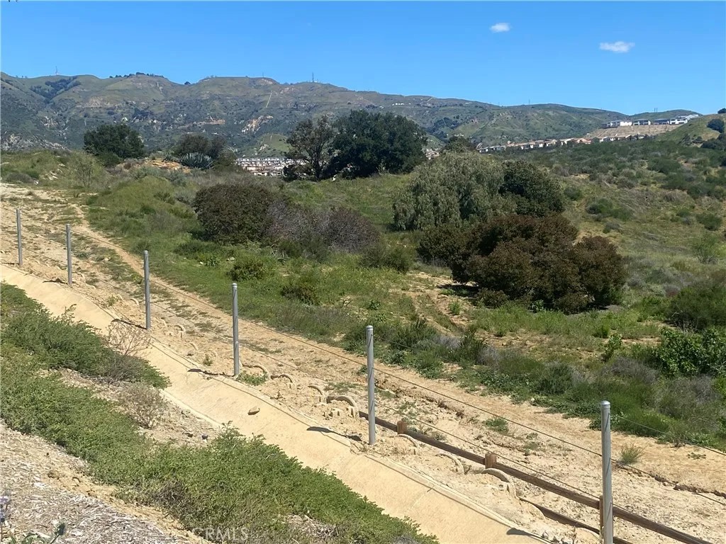 2 Coya Trail