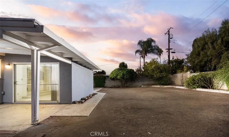 14382 Livingston Street