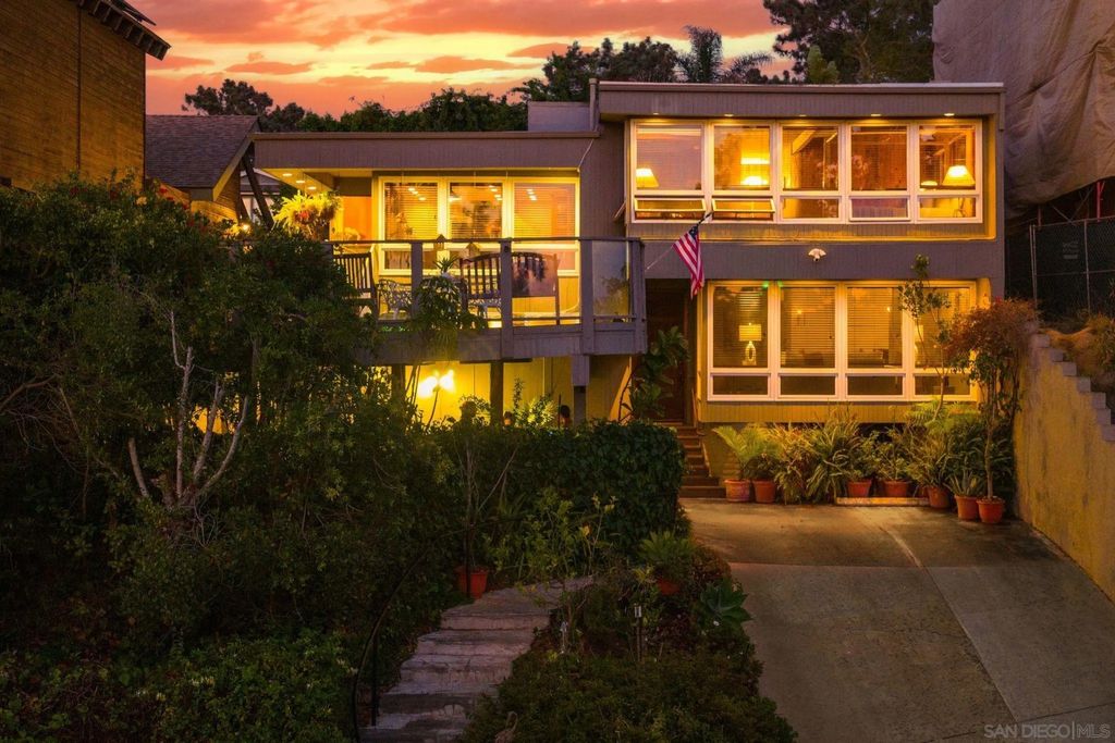 Photo of 13635 Pine Needles Dr, Del Mar, CA 92014 (MLS # 250037327)