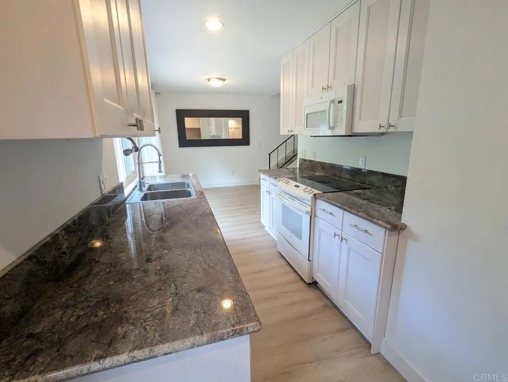 Photo of 508 Turfwood Lane, Solana Beach, CA 92075 (MLS # NDP2600778)