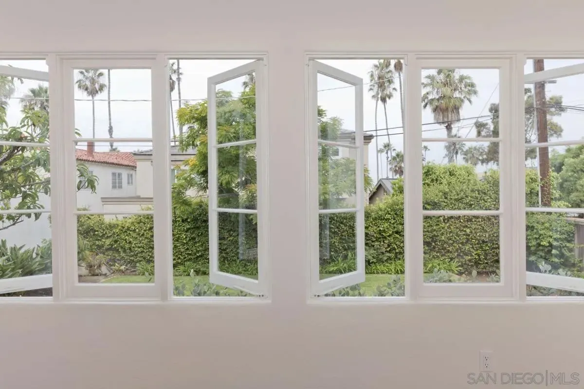 La Jolla, California 92037, United States, 3 Bedrooms Bedrooms, ,3 BathroomsBathrooms,Residential,Active,182943