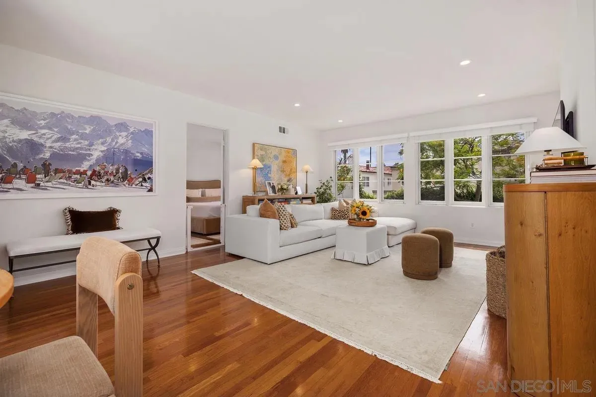 La Jolla, California 92037, United States, 3 Bedrooms Bedrooms, ,3 BathroomsBathrooms,Residential,Active,182943