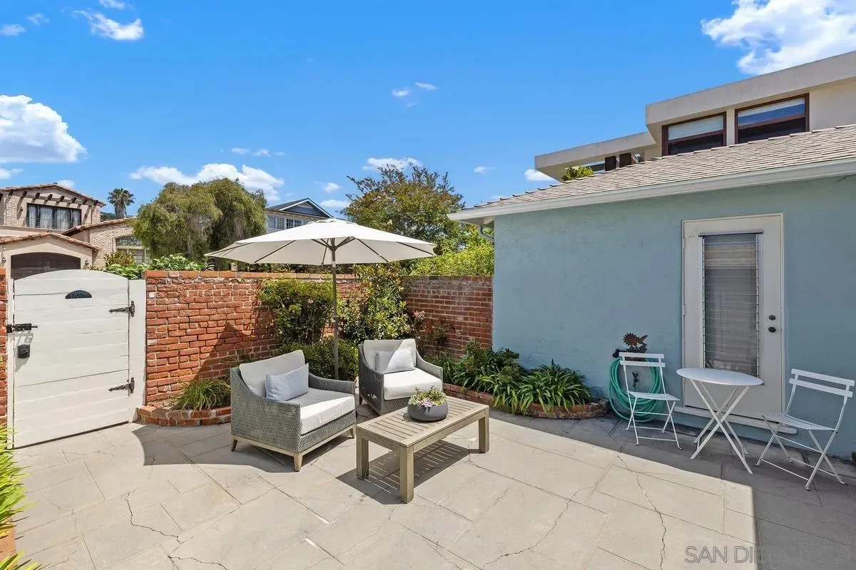 La Jolla, California 92037, United States, 3 Bedrooms Bedrooms, ,3 BathroomsBathrooms,Residential,Active,182943