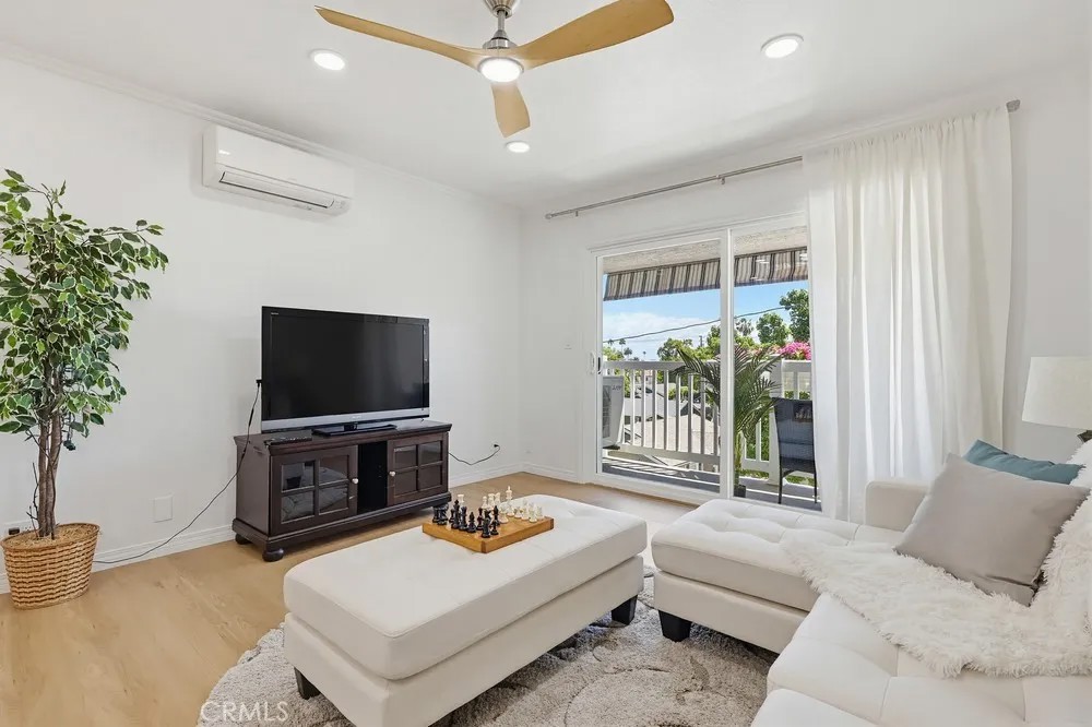 363 Newport Avenue 302
