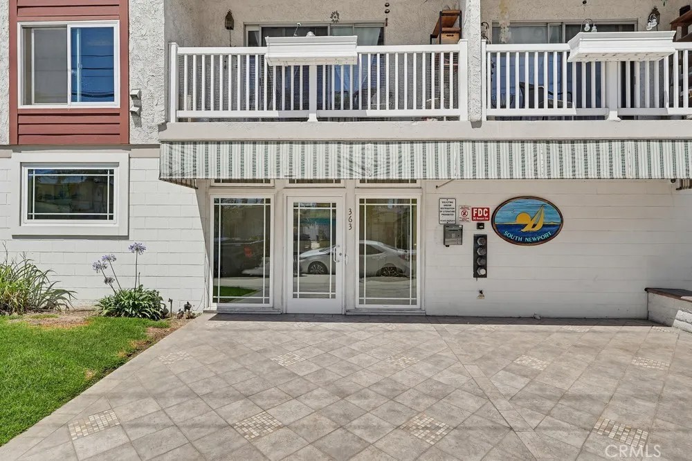 363 Newport Avenue 302