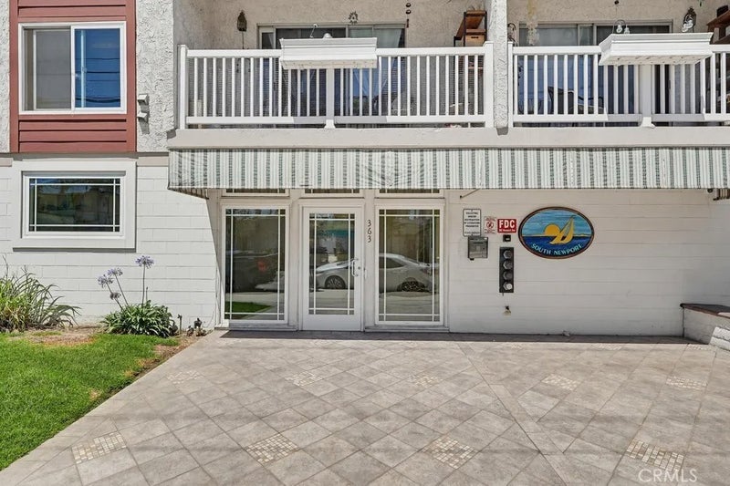 363 Newport Avenue 302