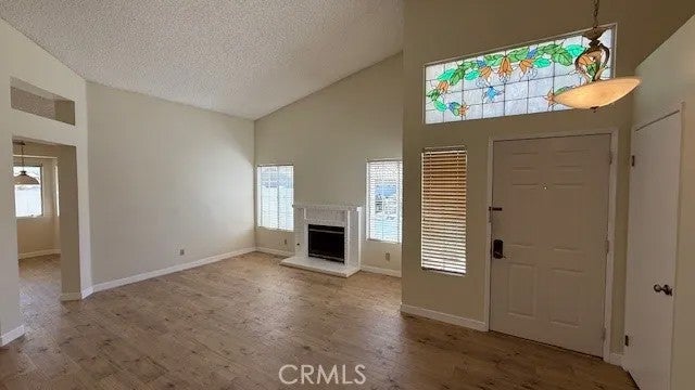 6384 Colonial