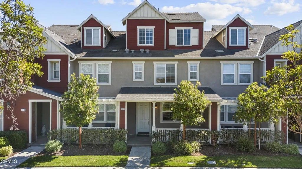 Photo of 3016 Moonlight Park Avenue, Oxnard, CA 93036 (MLS # V1-35095)