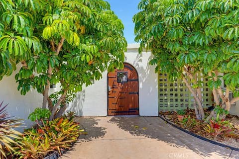 Tiny photo for 4425 50th Street #11, San Diego, CA 92115 (MLS # ND26171257)