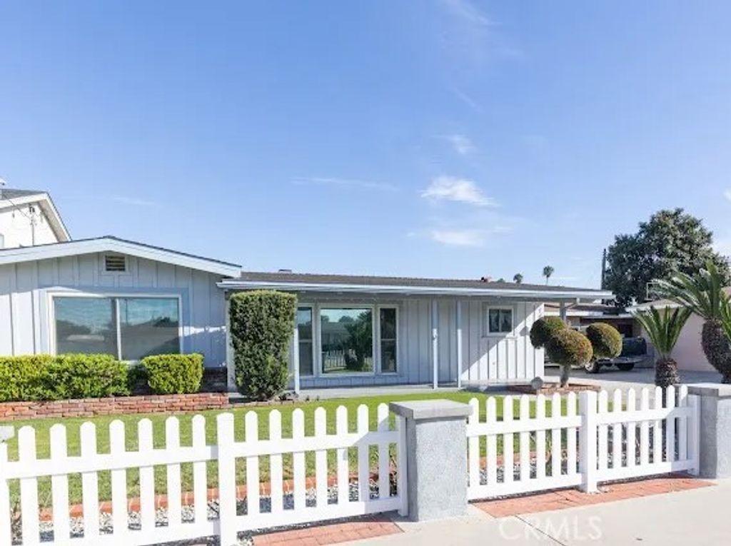 Photo of 14255 Broadway, Whittier, CA 90604 (MLS # PW26010070)