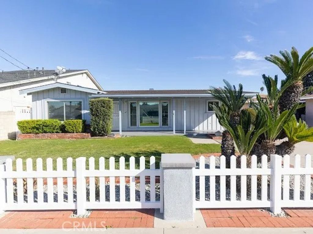 Photo of 14255 Broadway, Whittier, CA 90604 (MLS # PW26010070)