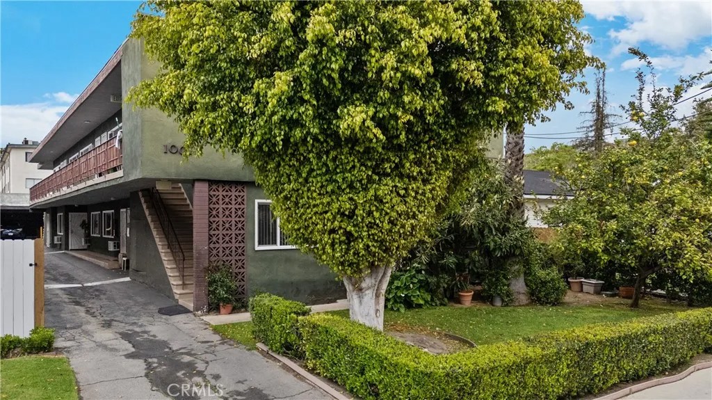 1001 E Acacia Avenue