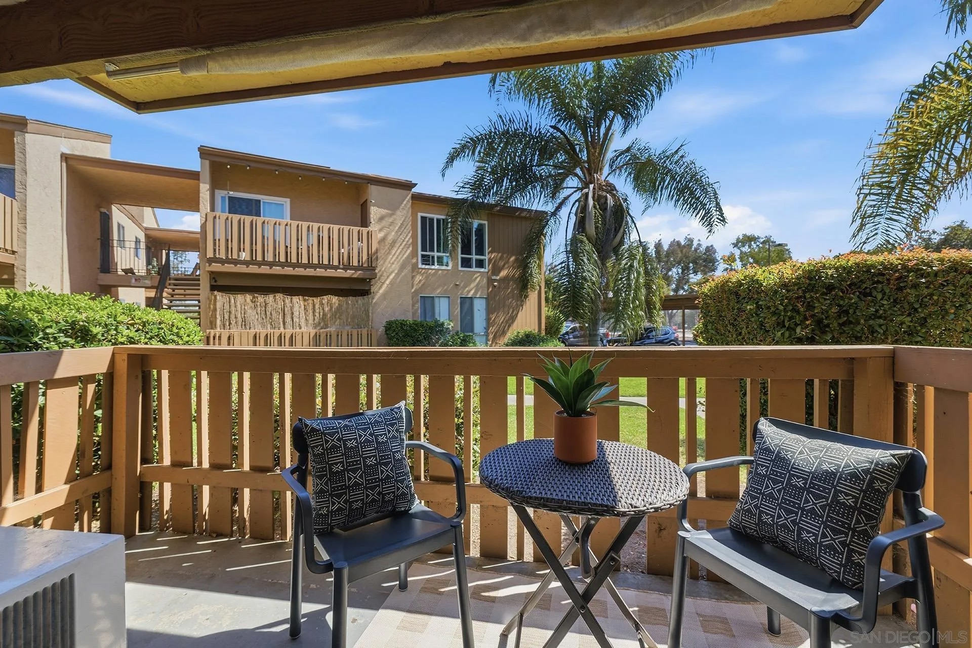 1051 Rock Springs 120