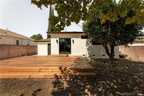 Tiny photo for 5724 Bianca AVE, Encino, CA 91316 (MLS # GD26188263)