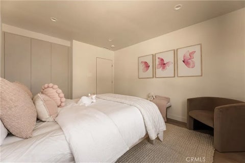 Tiny photo for 5724 Bianca AVE, Encino, CA 91316 (MLS # GD26188263)