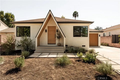 Tiny photo for 5724 Bianca AVE, Encino, CA 91316 (MLS # GD26188263)