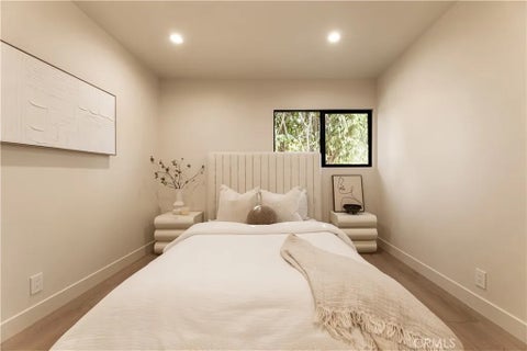 Tiny photo for 5724 Bianca AVE, Encino, CA 91316 (MLS # GD26188263)
