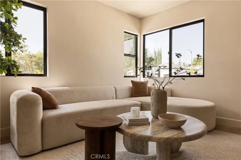Tiny photo for 5724 Bianca AVE, Encino, CA 91316 (MLS # GD26188263)
