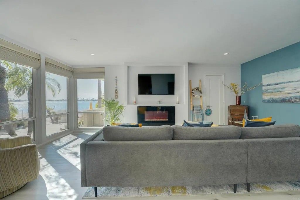 Photo of 3920 Riviera Drive #U, San Diego, CA 92109 (MLS # NDP2603232)