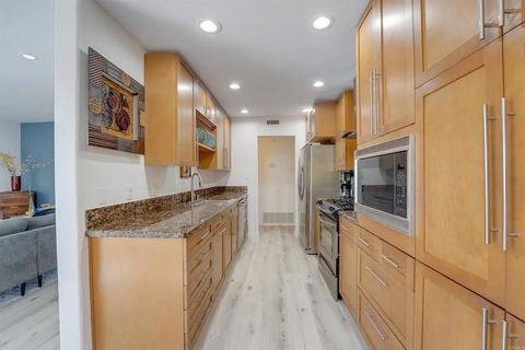 Tiny photo for 3920 Riviera Drive #U, San Diego, CA 92109 (MLS # NDP2603232)