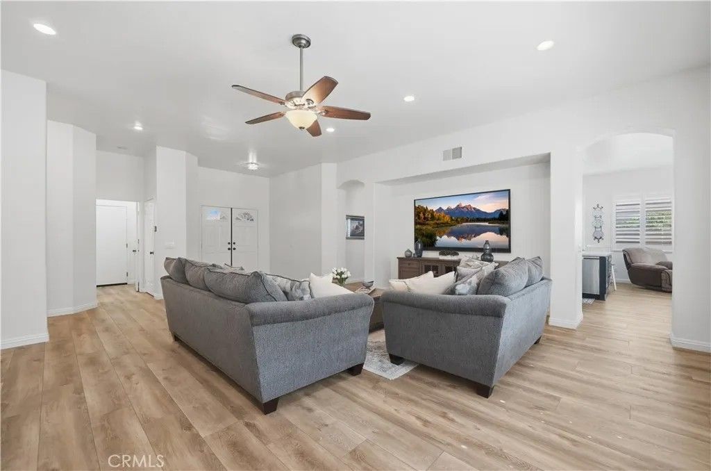 Photo of 23553 bending oak Ct, Murrieta, CA 92562 (MLS # SW26074081)