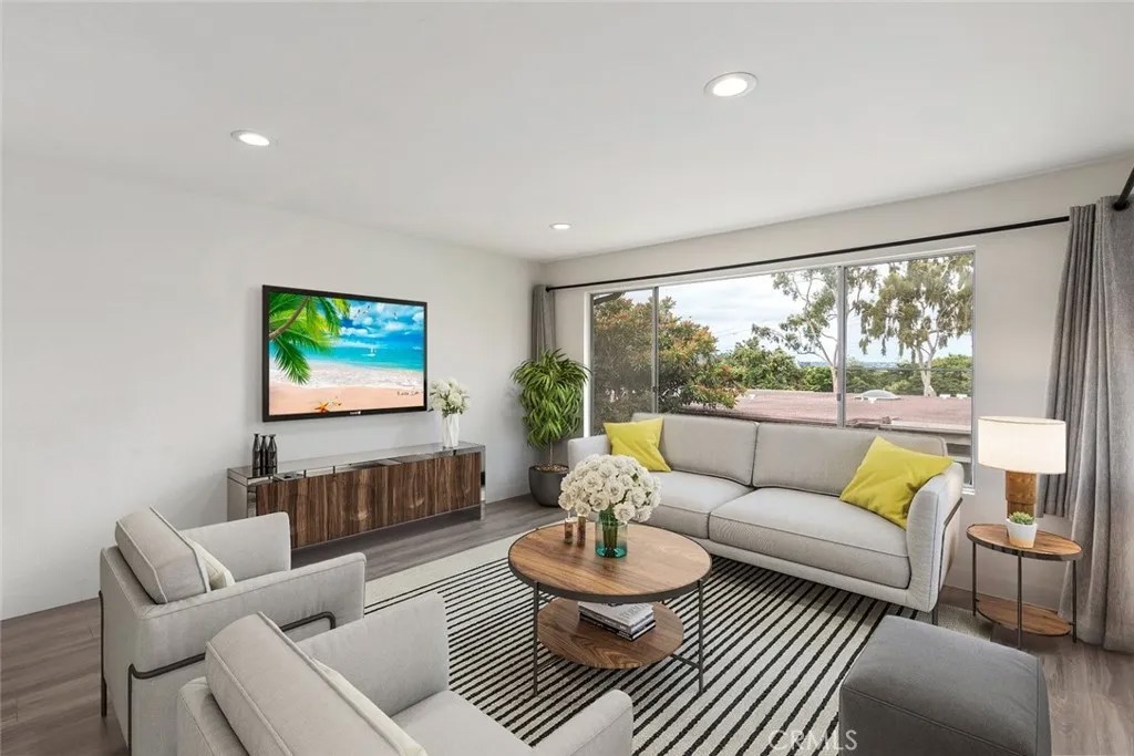 6273 Caminito Juanico