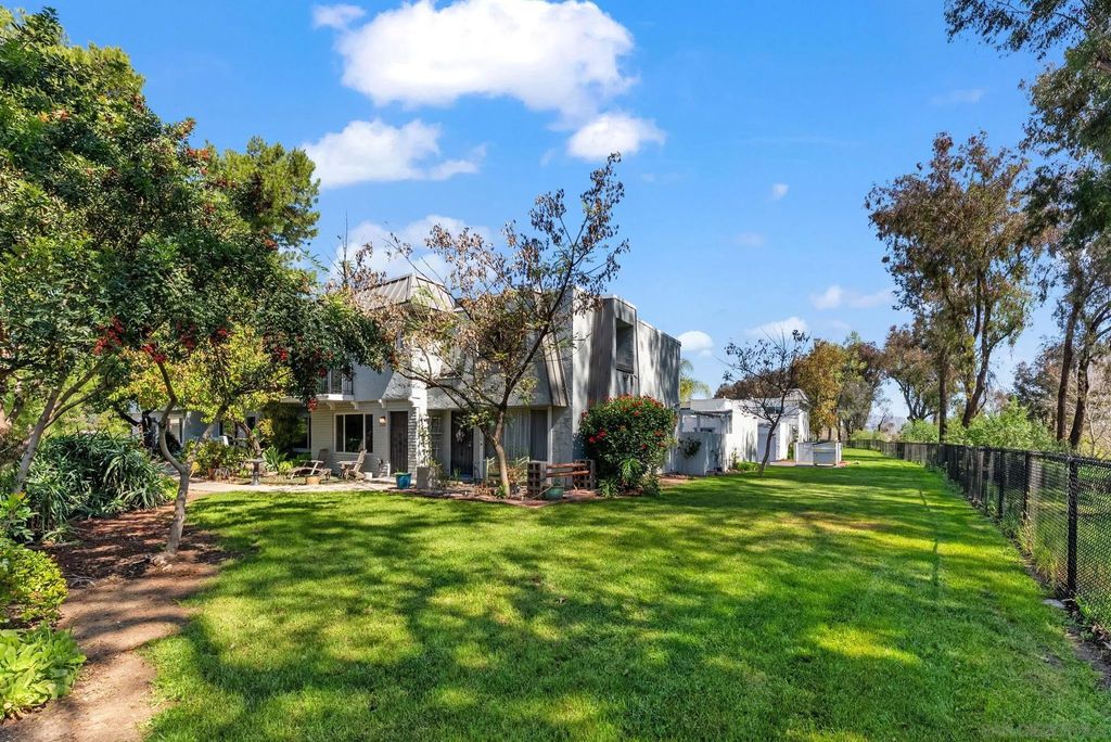 Photo of 9401 Carlton Oaks Dr Unit E Dr, Santee, CA 92071 (MLS # 260005900)