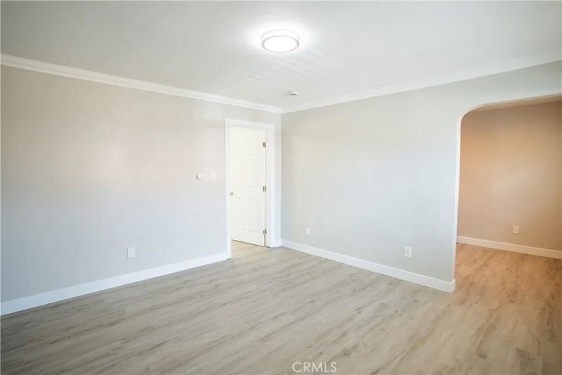 706 W 90th