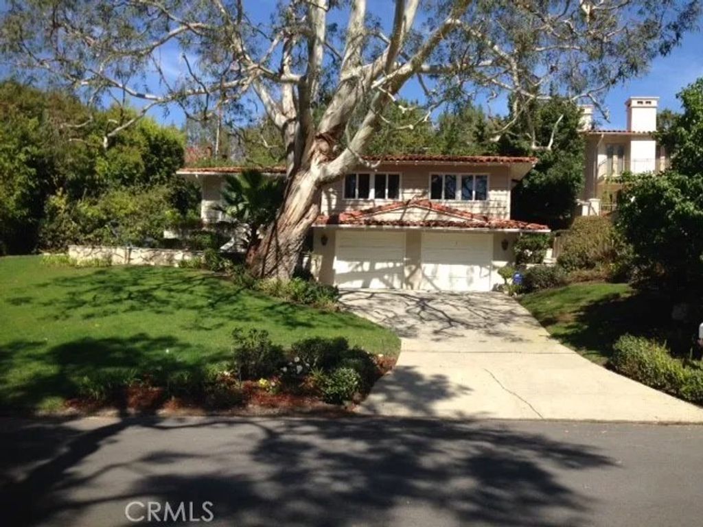 Photo of 3401 Paseo Del Campo, Palos Verdes Estates, CA 90274 (MLS # PV25239415)