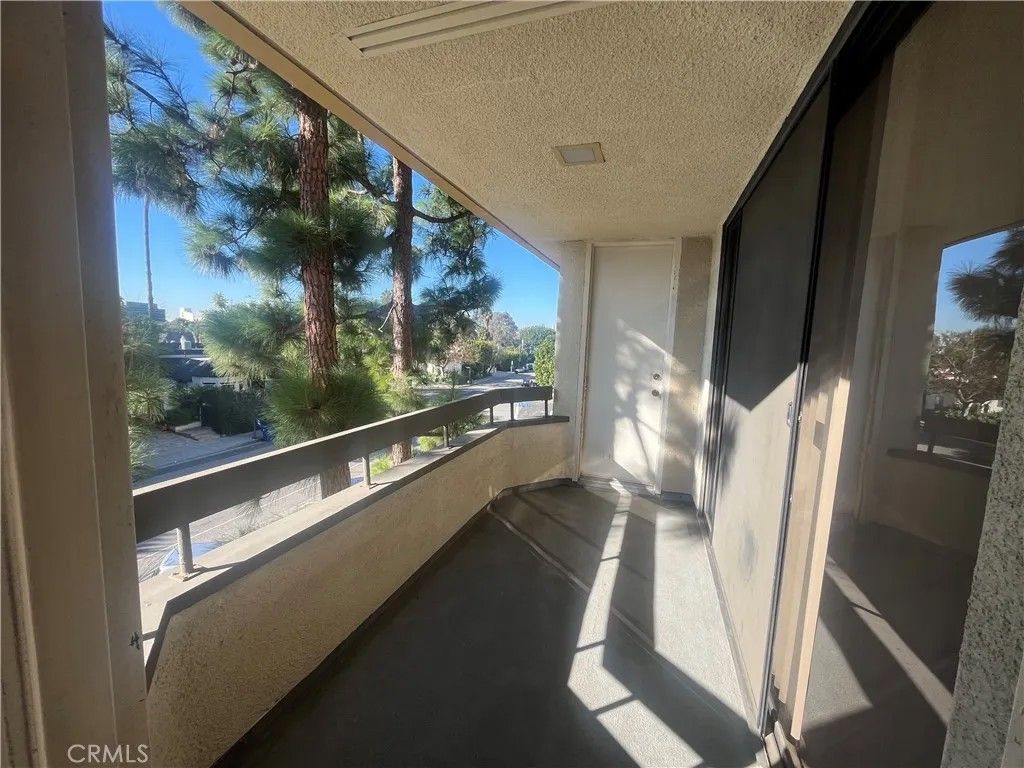 Photo of 750 S Spaulding Ave #237, Los Angeles, CA 90036 (MLS # SB25267937)