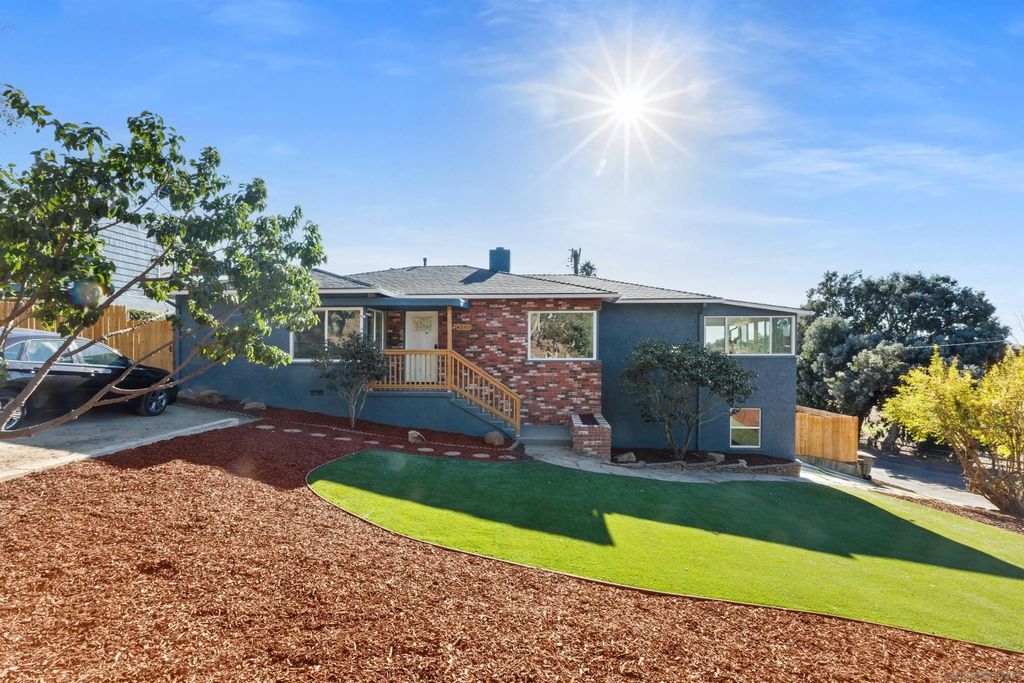 Photo of 4205 Mason St, San Diego, CA 92110 (MLS # 260009998)