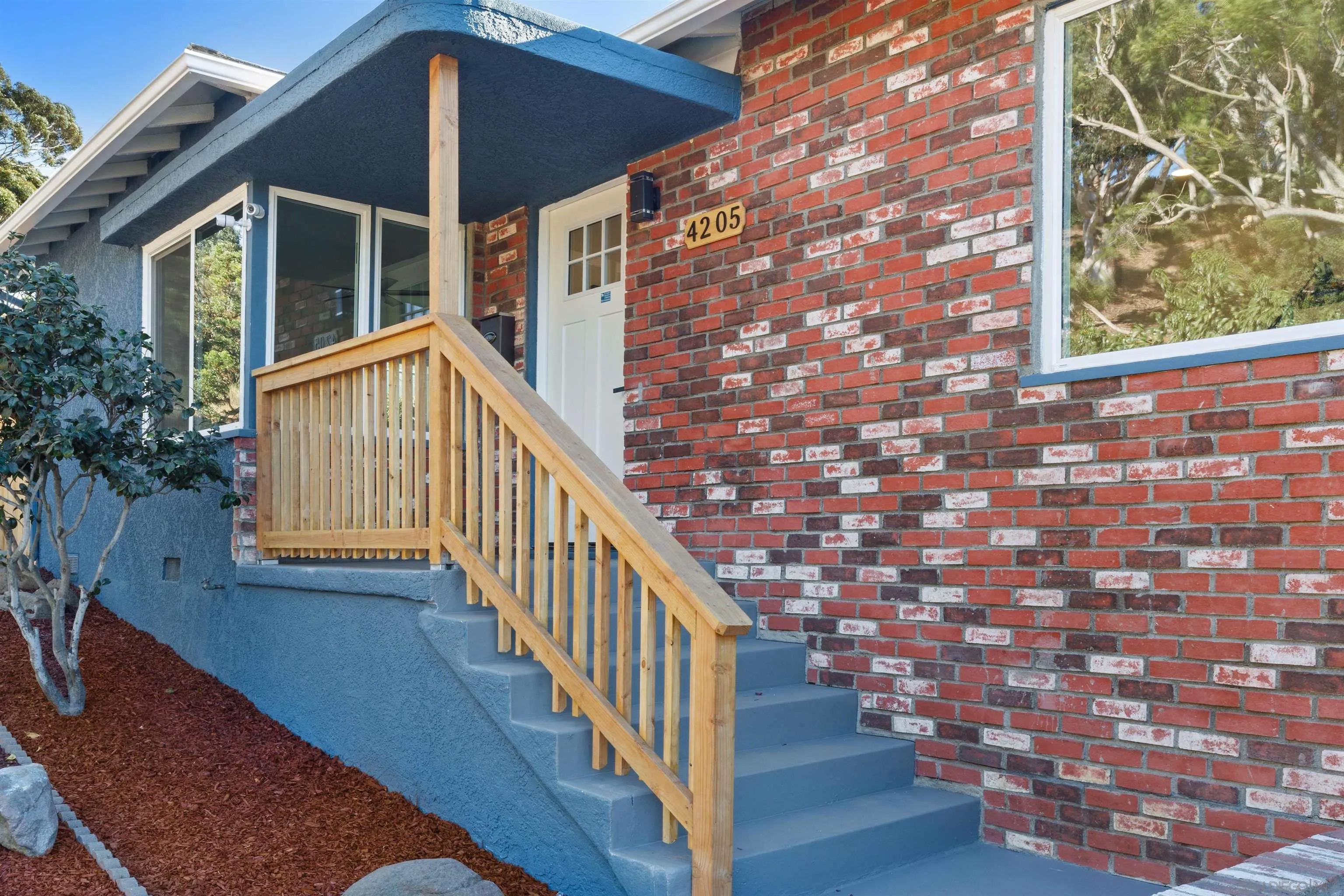 4205 Mason St.