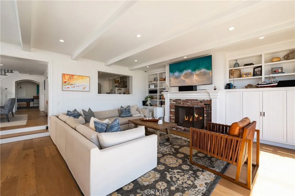 1228 W Oceanfront