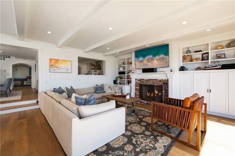 1228 W Oceanfront