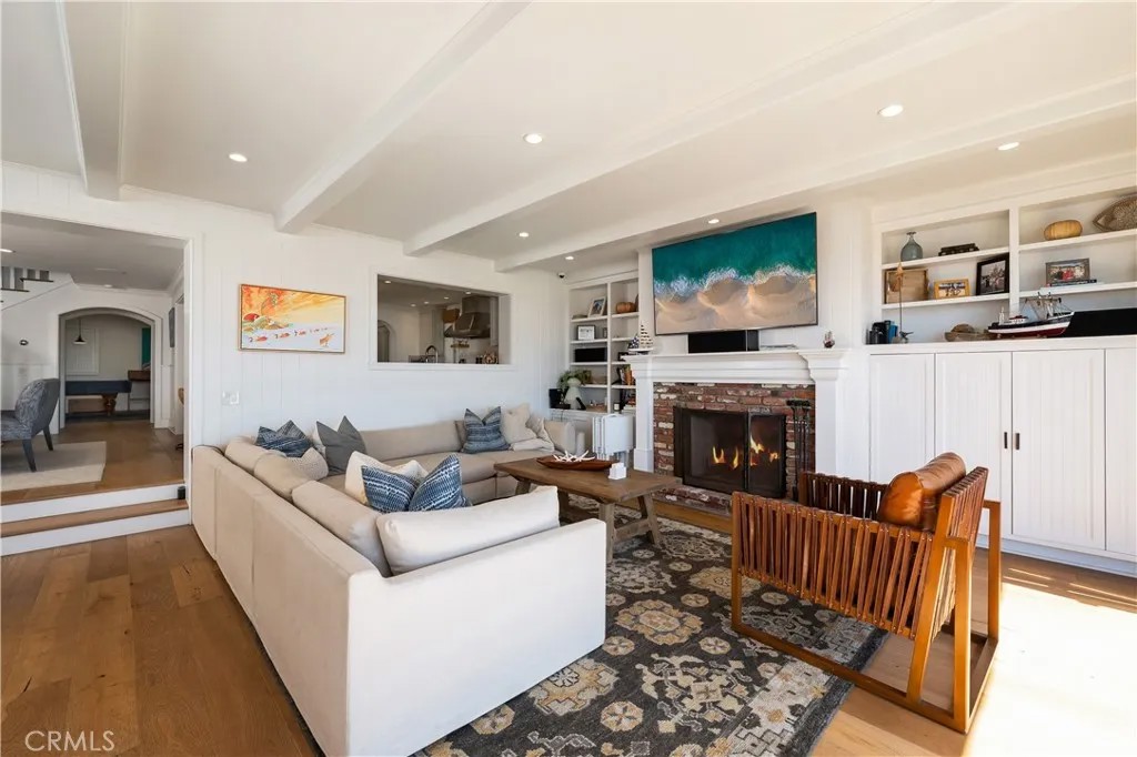 1228 W Oceanfront