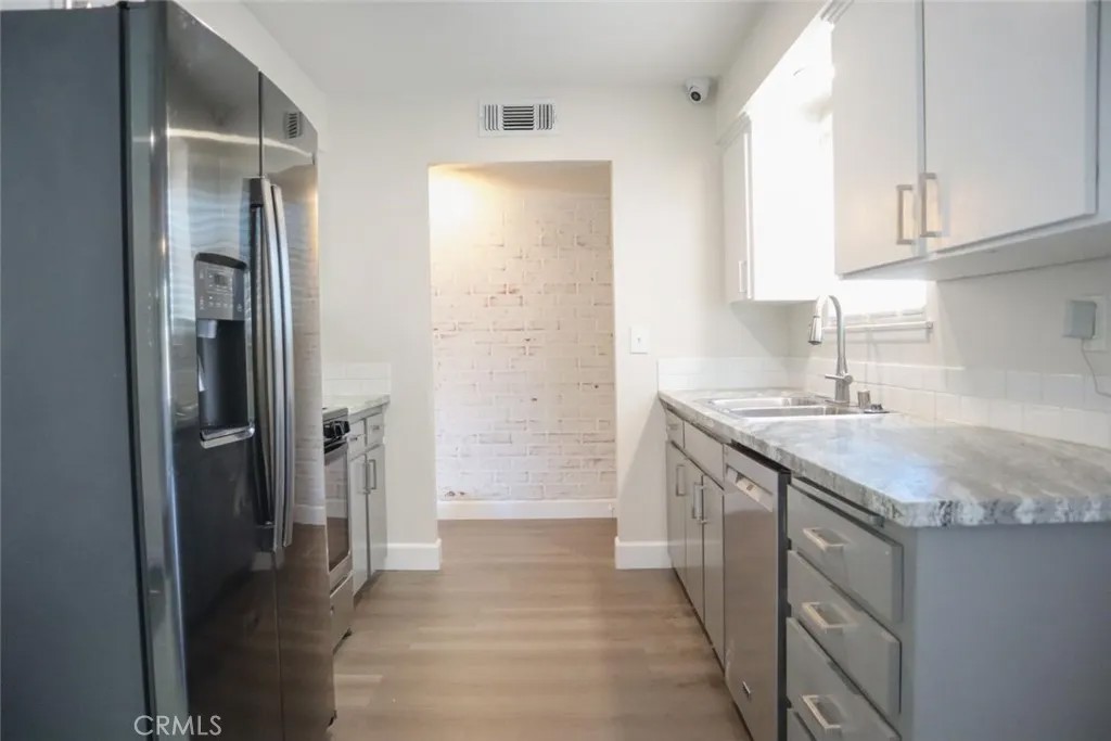 1657 E Paul