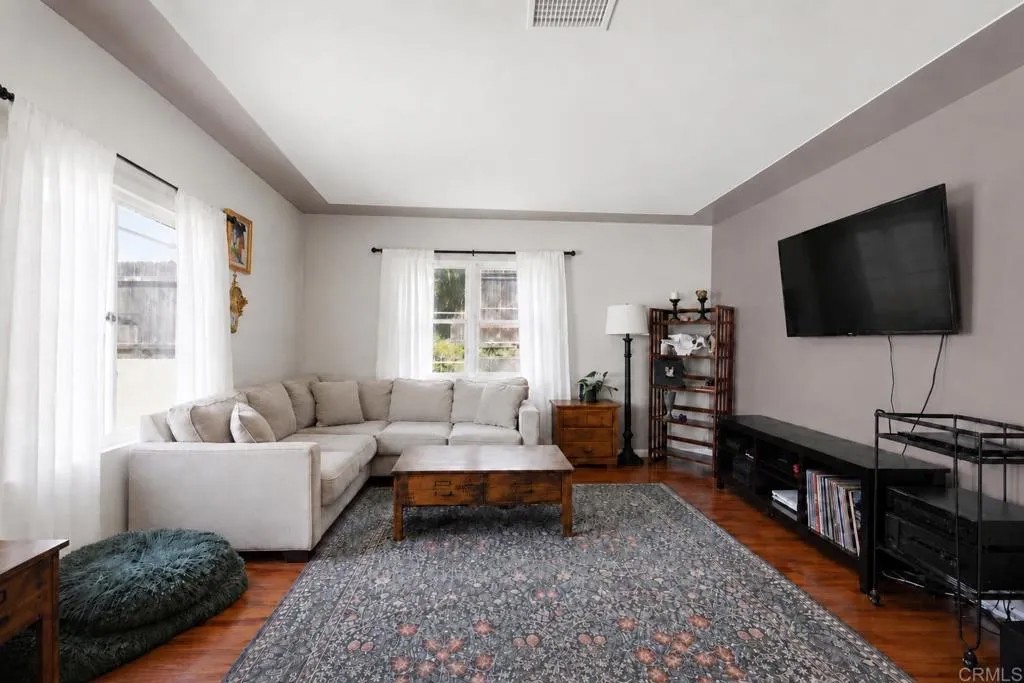 5949 Potomac