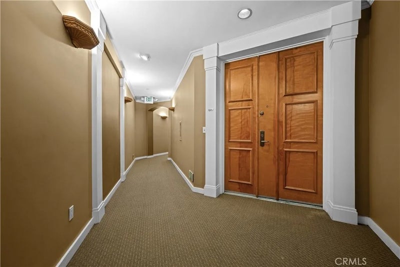 128 N Swall Drive 304
