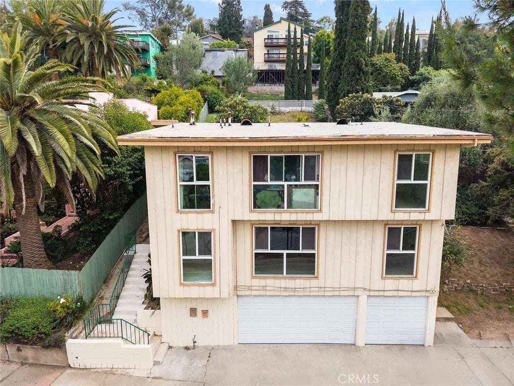 2575 Riverside Terrace