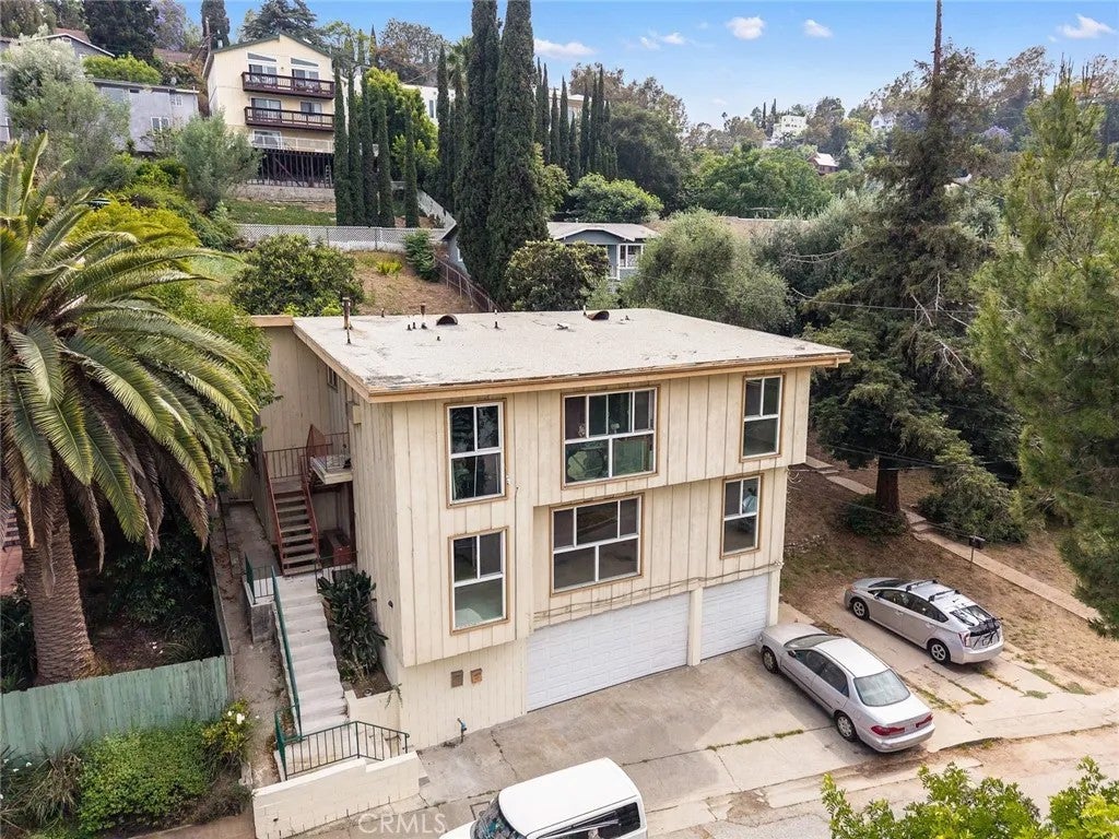 2575 Riverside Terrace