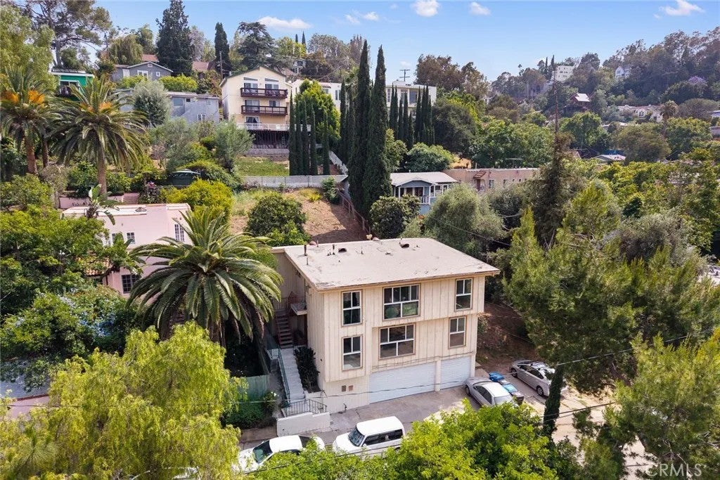 2575 Riverside Terrace