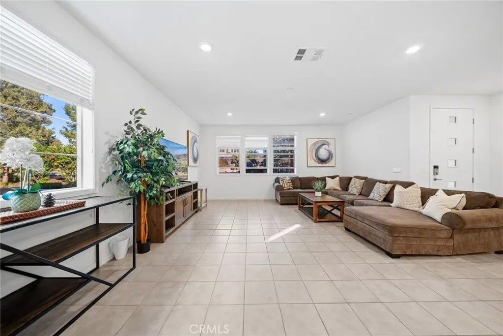 Photo of 284 Harringay, Irvine, CA 92618 (MLS # OC26095506)