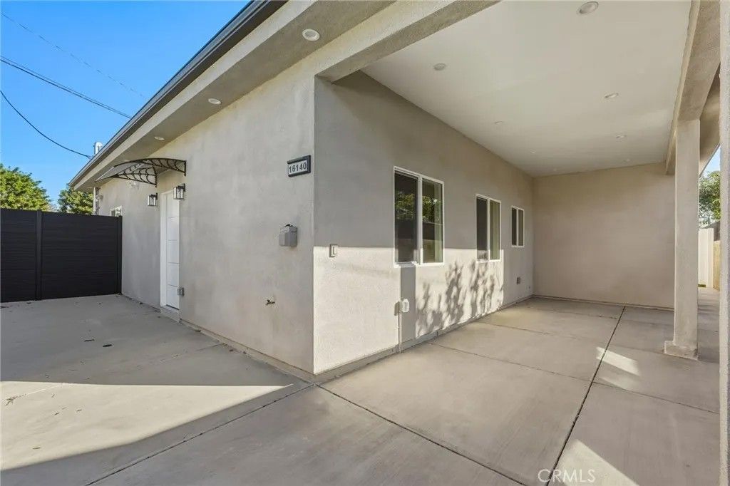 Photo of 16140 Mayall Street, North Hills, CA 91343 (MLS # SR26011659)