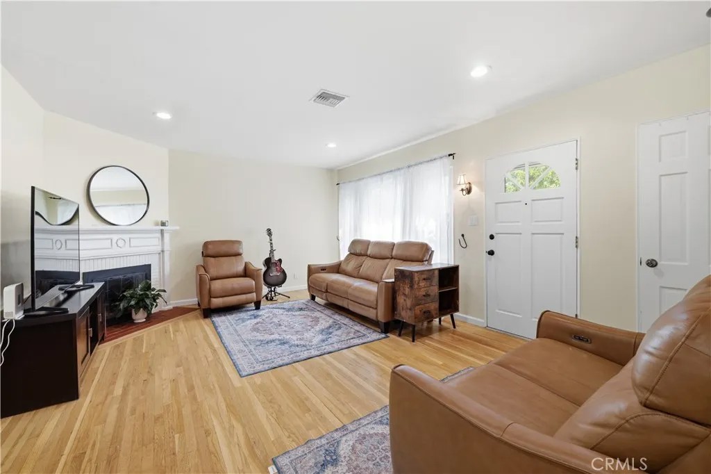 1845 N Evergreen