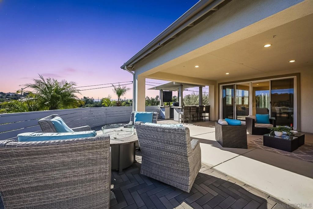 Photo of 1245 Palomar Cir, Escondido, CA 92027 (MLS # 260002847)