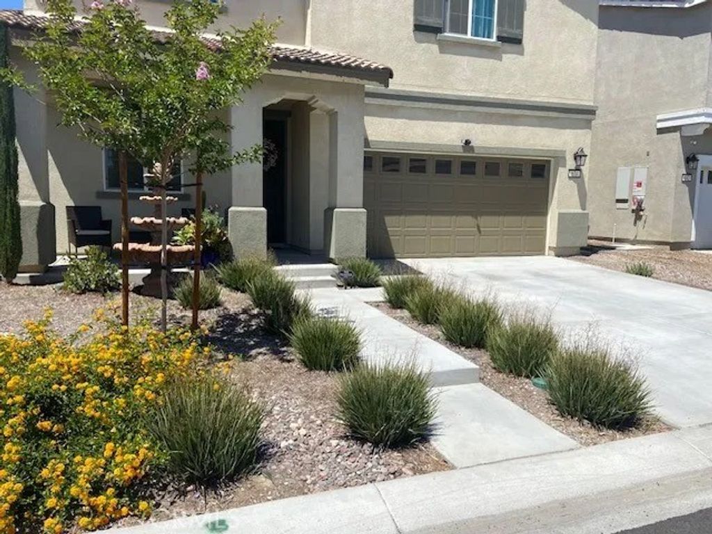 Photo of 674 Hummingbird DR, San Jacinto, CA 92583 (MLS # SW26109001)