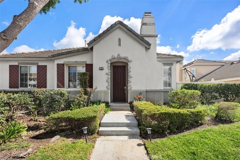 104 Seacountry Lane