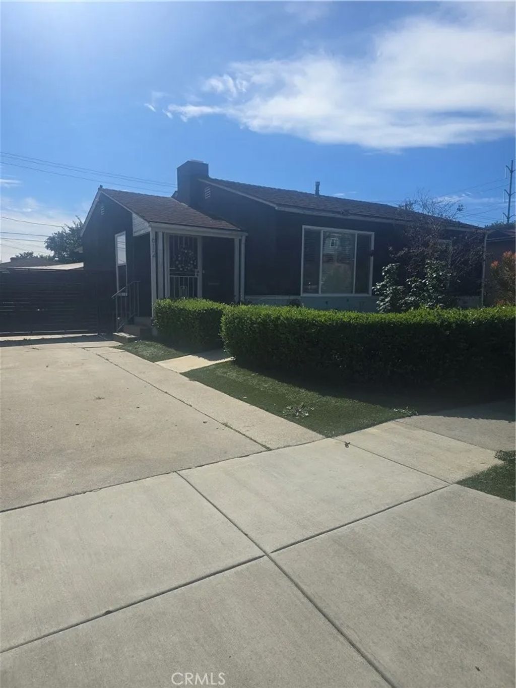 Photo of 612 W Ellis Ave, Inglewood, CA 90302 (MLS # DW26024177)