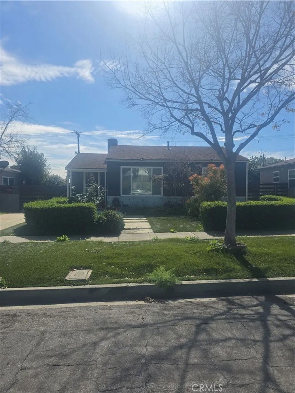 Photo of 612 W Ellis Ave, Inglewood, CA 90302 (MLS # DW26024177)