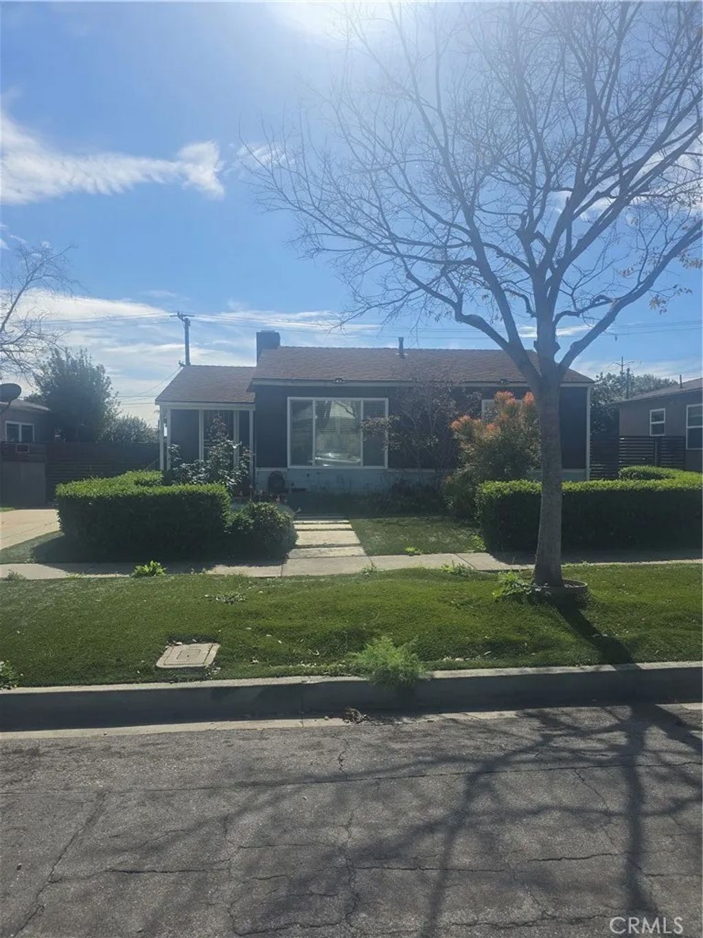 Photo of 612 W Ellis Ave, Inglewood, CA 90302 (MLS # DW26024177)